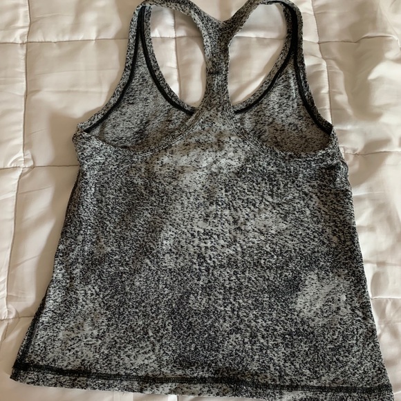 Lululemon cropped tank - Picture 2 of 4